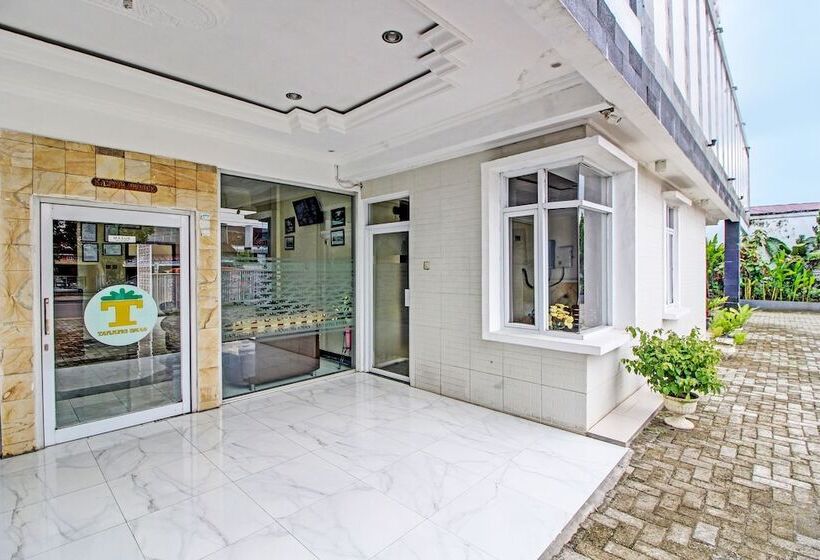 Collection O 92242 Hotel Tanjung Emas