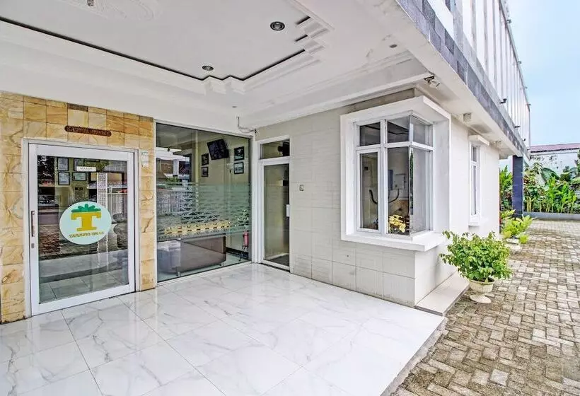 Collection O 92242 Hotel Tanjung Emas