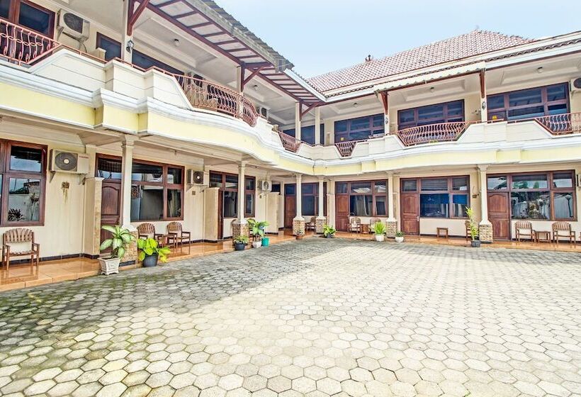 Collection O 92242 Hotel Tanjung Emas