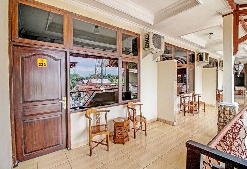 Collection O 92242 Hotel Tanjung Emas