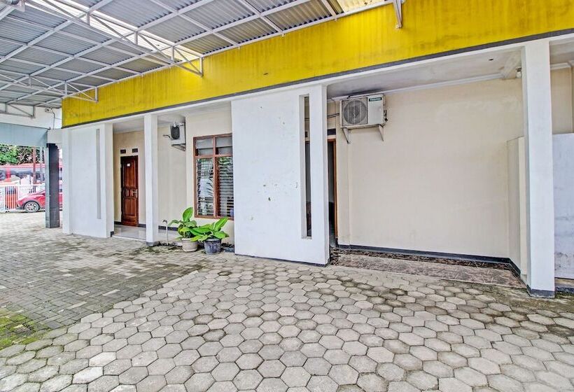 Collection O 92242 Hotel Tanjung Emas