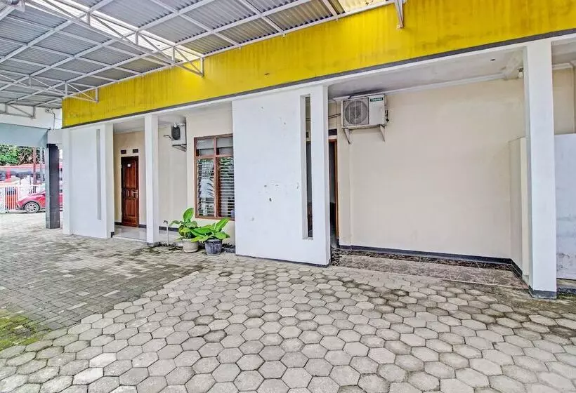 Collection O 92242 Hotel Tanjung Emas