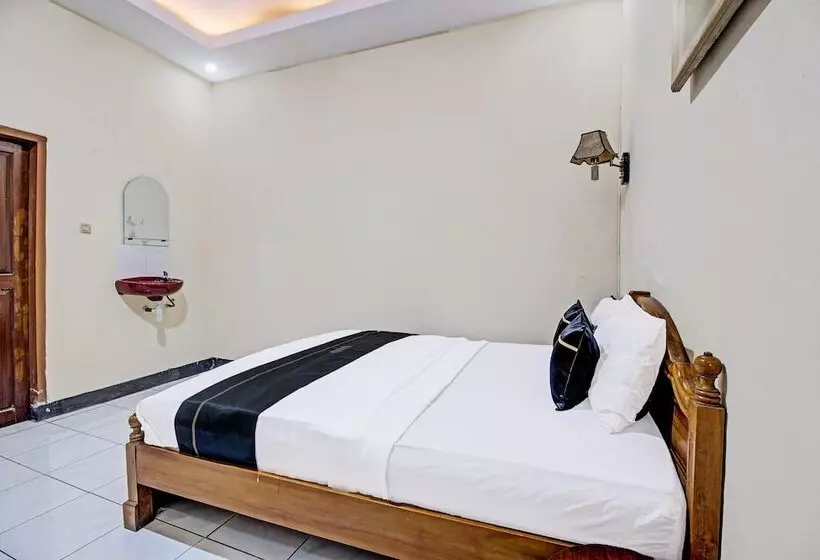 Collection O 92242 Hotel Tanjung Emas