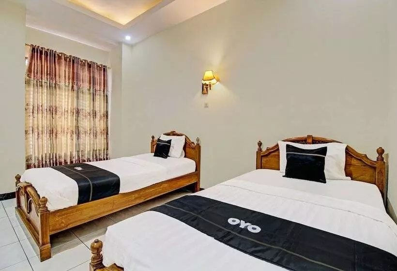 Collection O 92242 Hotel Tanjung Emas