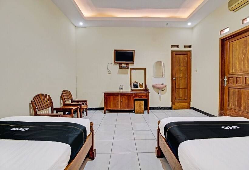 Collection O 92242 Hotel Tanjung Emas