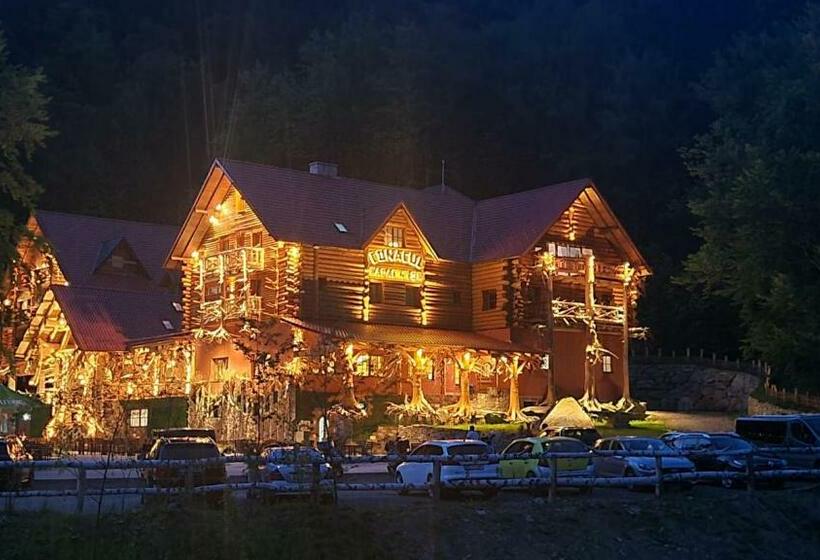 فندق Conacul Radacinilor