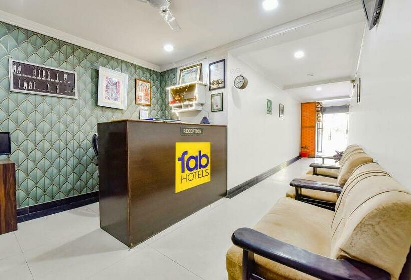 בית מלון כפרי Fabexpress Golden Wings