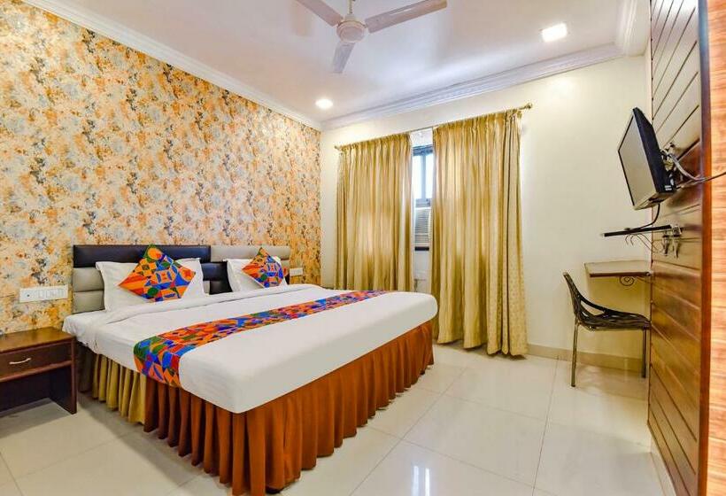 בית מלון כפרי Fabexpress Golden Wings