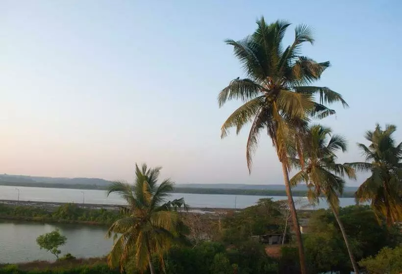 Hotel Shaurya