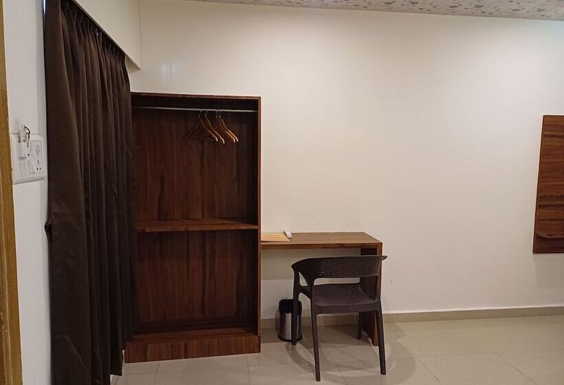 Hotel Vits Daman Devka Beach