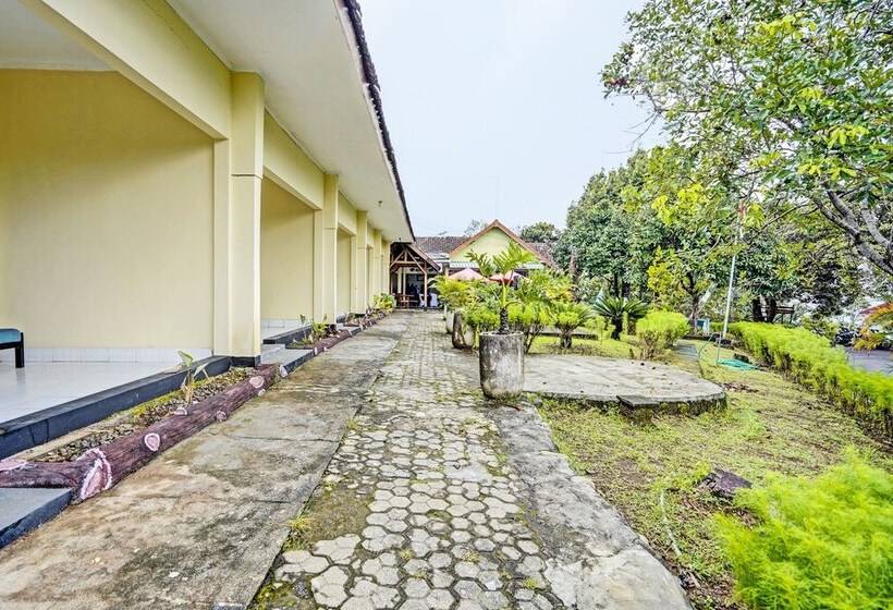 Capital O 92162 Hotel Wisata Karya