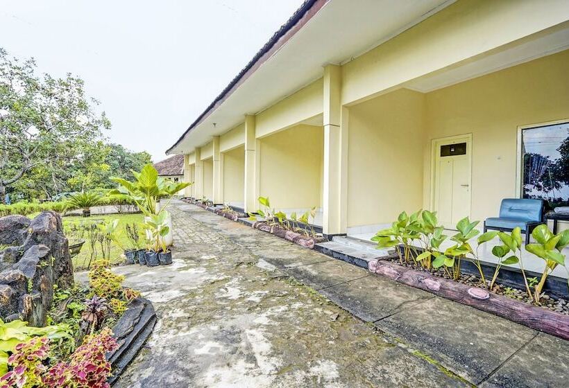 Capital O 92162 Hotel Wisata Karya