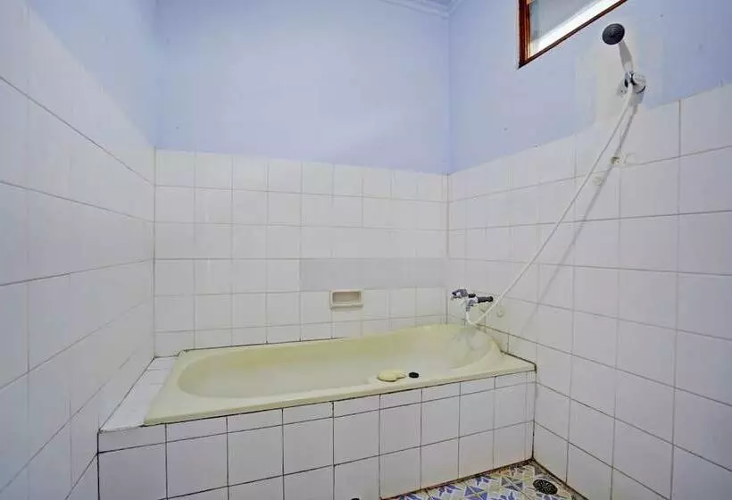 Capital O 92162 Hotel Wisata Karya