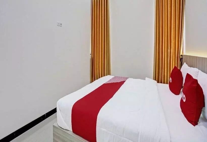 هتل Kanggo Riko Family Homestay Mitra Reddoorz