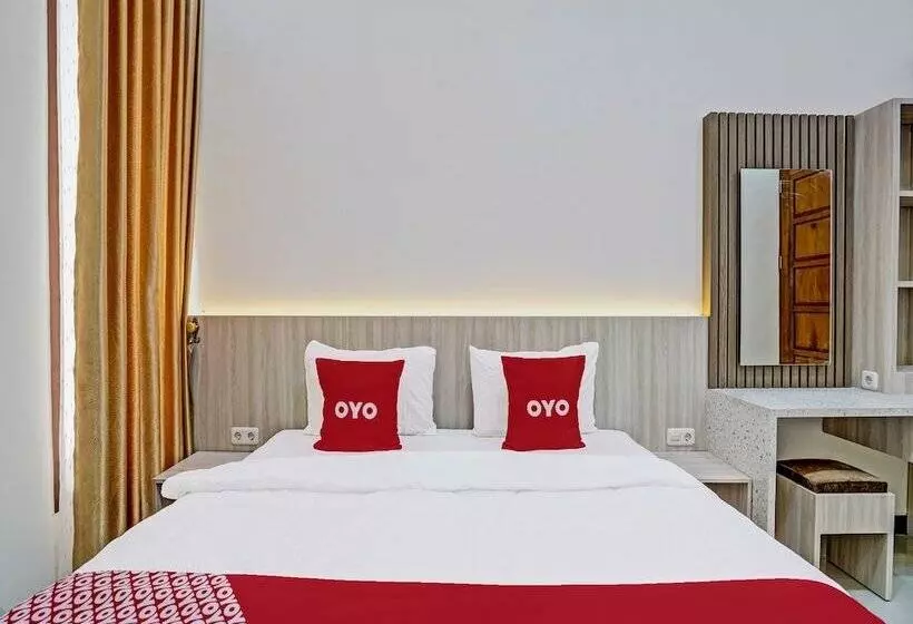 هتل Kanggo Riko Family Homestay Mitra Reddoorz