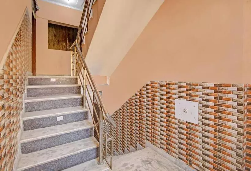 هتل Oyo Flagship 80762  Mandal Residency