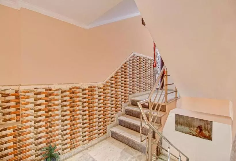 هتل Oyo Flagship 80762  Mandal Residency