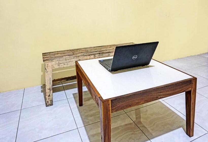 Отель Spot On 92183 Komang Resort Klayar