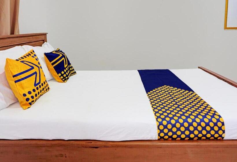 Отель Spot On 92183 Komang Resort Klayar