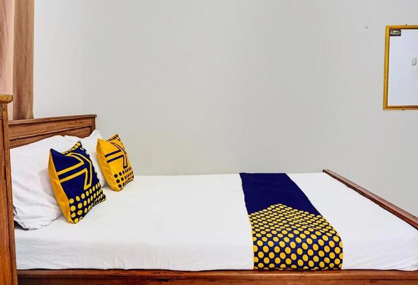 Отель Spot On 92183 Komang Resort Klayar