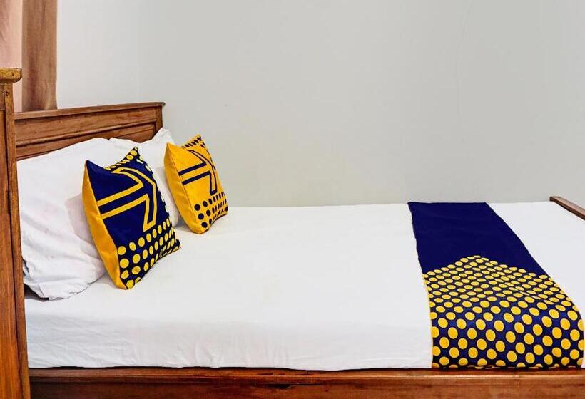 Отель Spot On 92183 Komang Resort Klayar