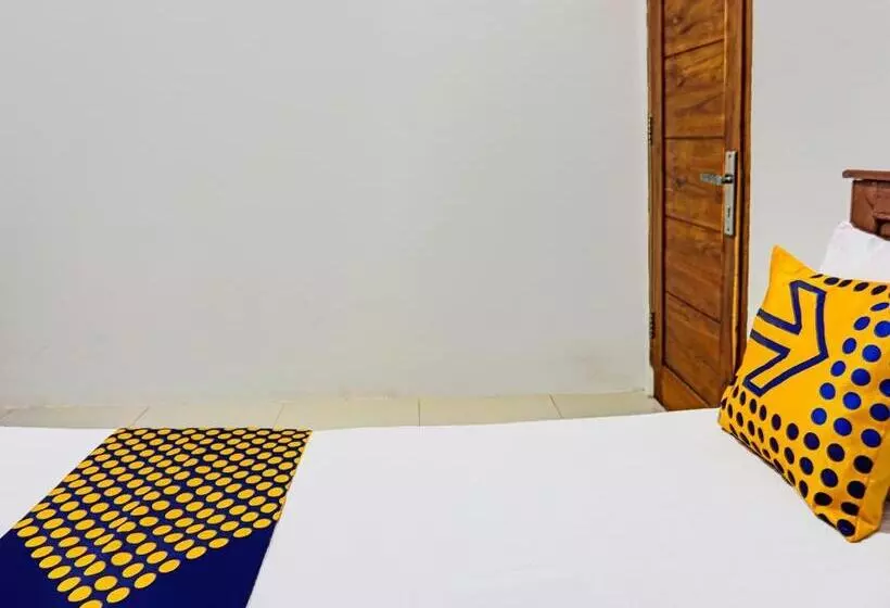 ホテル Spot On 92183 Komang Resort Klayar