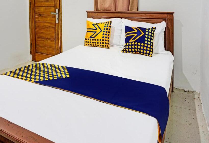 Отель Spot On 92183 Komang Resort Klayar