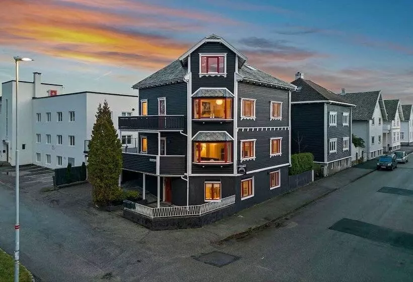 Krüger S Crib By Staysville