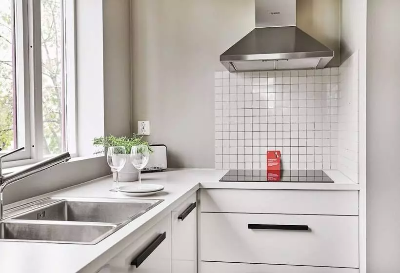 Krüger S Crib By Staysville