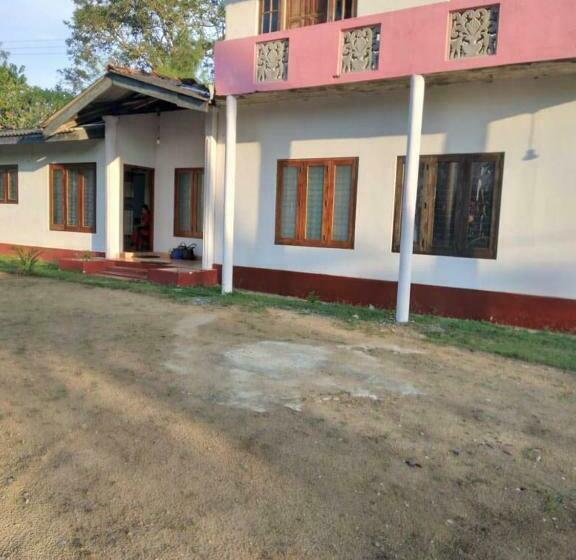 Pensió Villa Latha   Ahangama