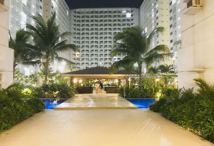 Shore Residences Moa Complex Staycation