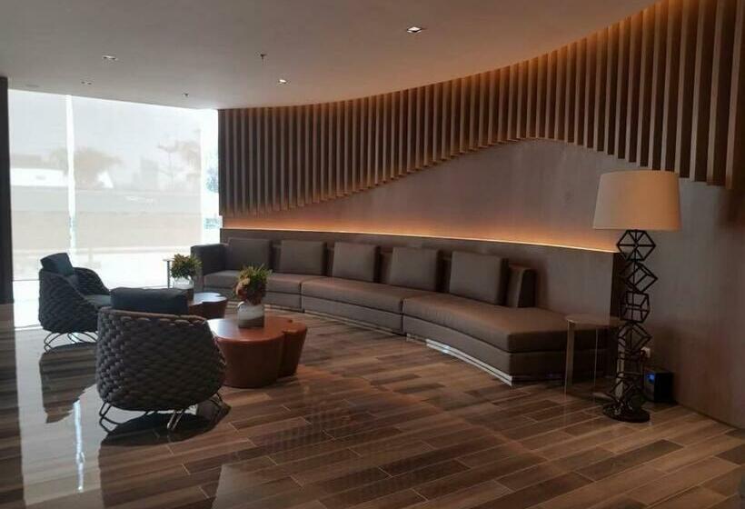 Shore Residences Moa Complex Staycation