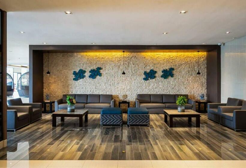 Shore Residences Moa Complex Staycation