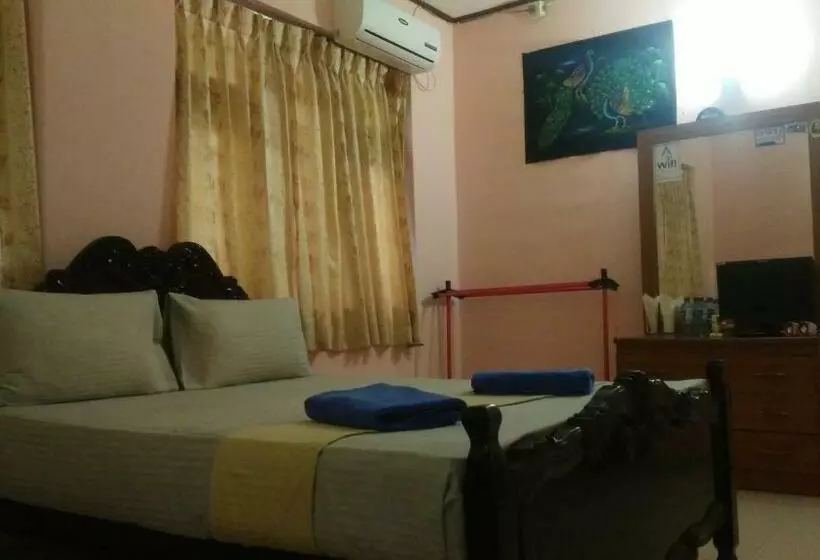 Ari Backpackers Hostel