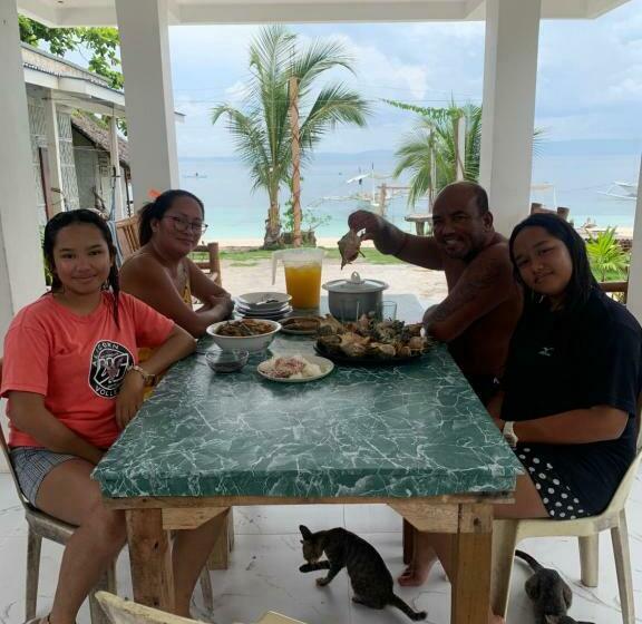 Bed and Breakfast Nitasnipahut Pamilacan Island