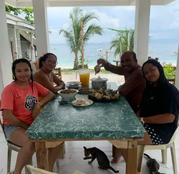 Aamiaismajoitus (B&B) Nitasnipahut Pamilacan Island