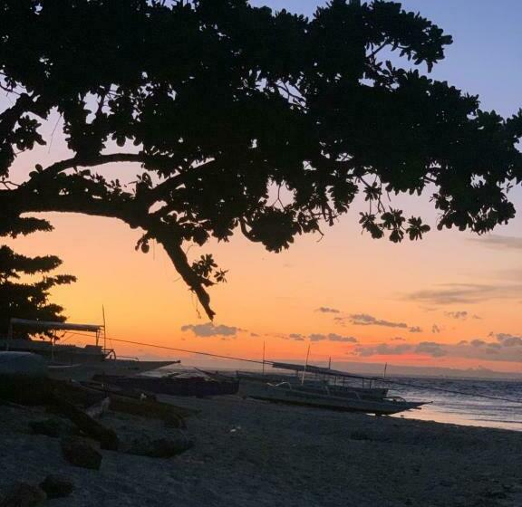 Bed and Breakfast Nitasnipahut Pamilacan Island