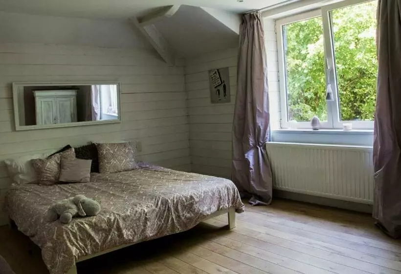 Aamiaismajoitus (B&B) Villa Carpay