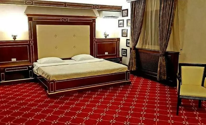 هتل Cazare Plopii Fara Sot