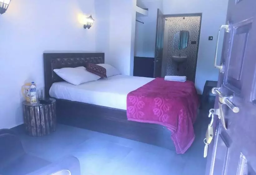 Hotelli Beach Deluxe Guesthouse Carolina S