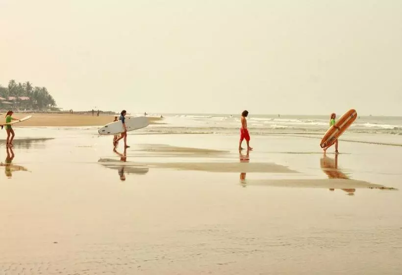 Hotelli Beach Deluxe Guesthouse Carolina S