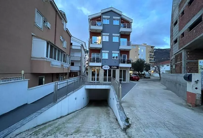 Pearl Apartments