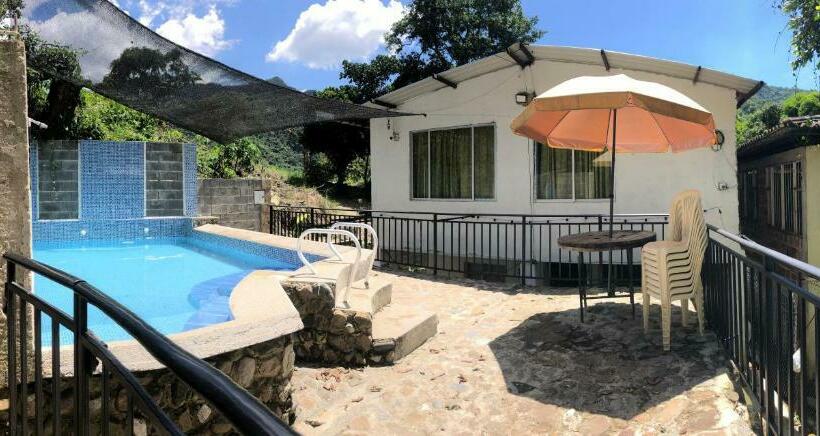 Pension (Hôtel basse catégorie) Hospedaje Y Cabañas Villa Juana