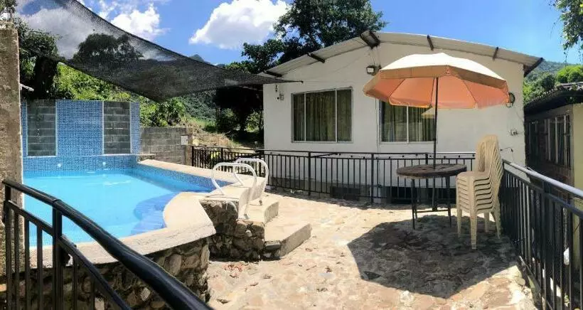 ペンション Hospedaje Y Cabañas Villa Juana