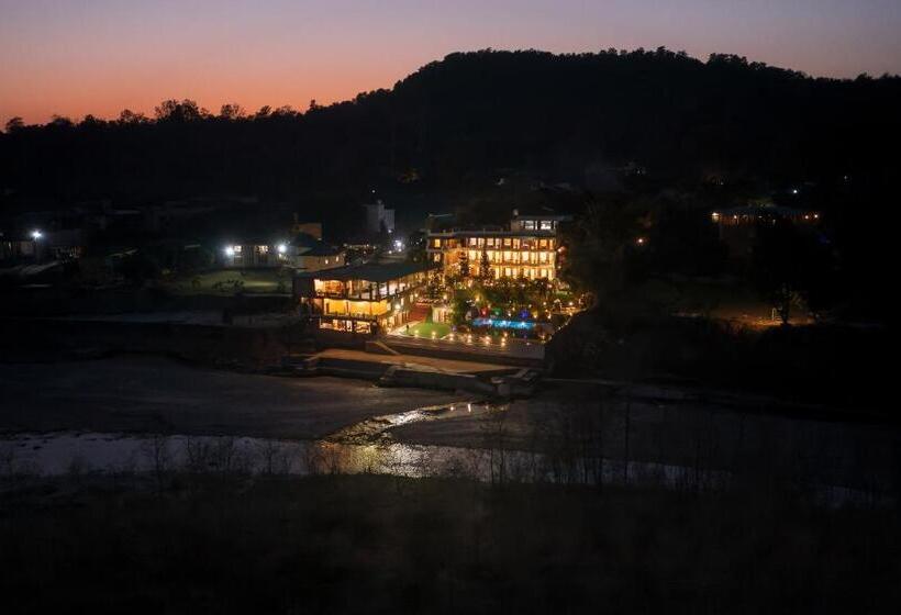 בית מלון כפרי Dee Fellows Riverside Resort