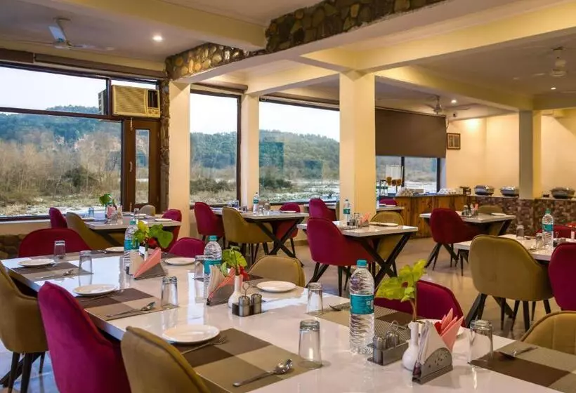Hotelli Dee Fellows Riverside Resort