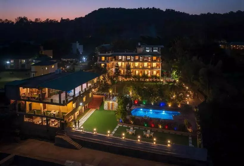 Hotelli Dee Fellows Riverside Resort