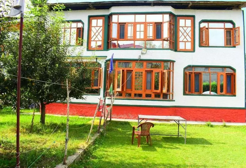 Hotelli Gulsitara Resorts Gulmarg