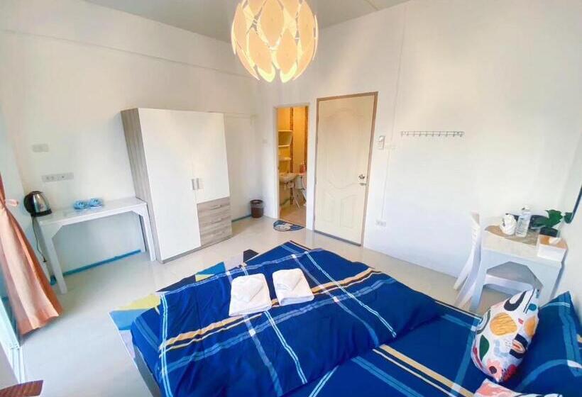 בית מלון כפרי The Sunset Bangsaen