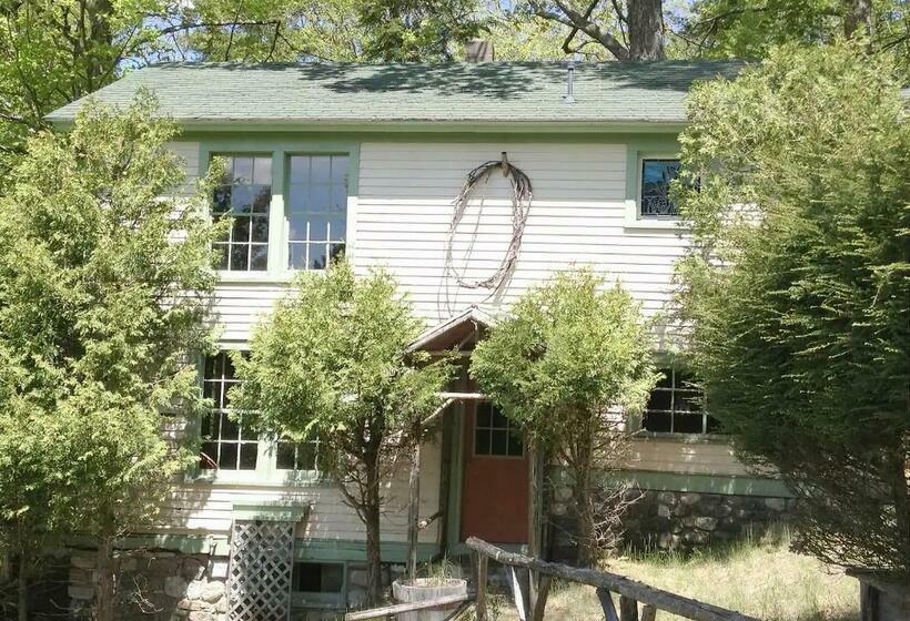 פנסיון Adirondack Cottage Retreat